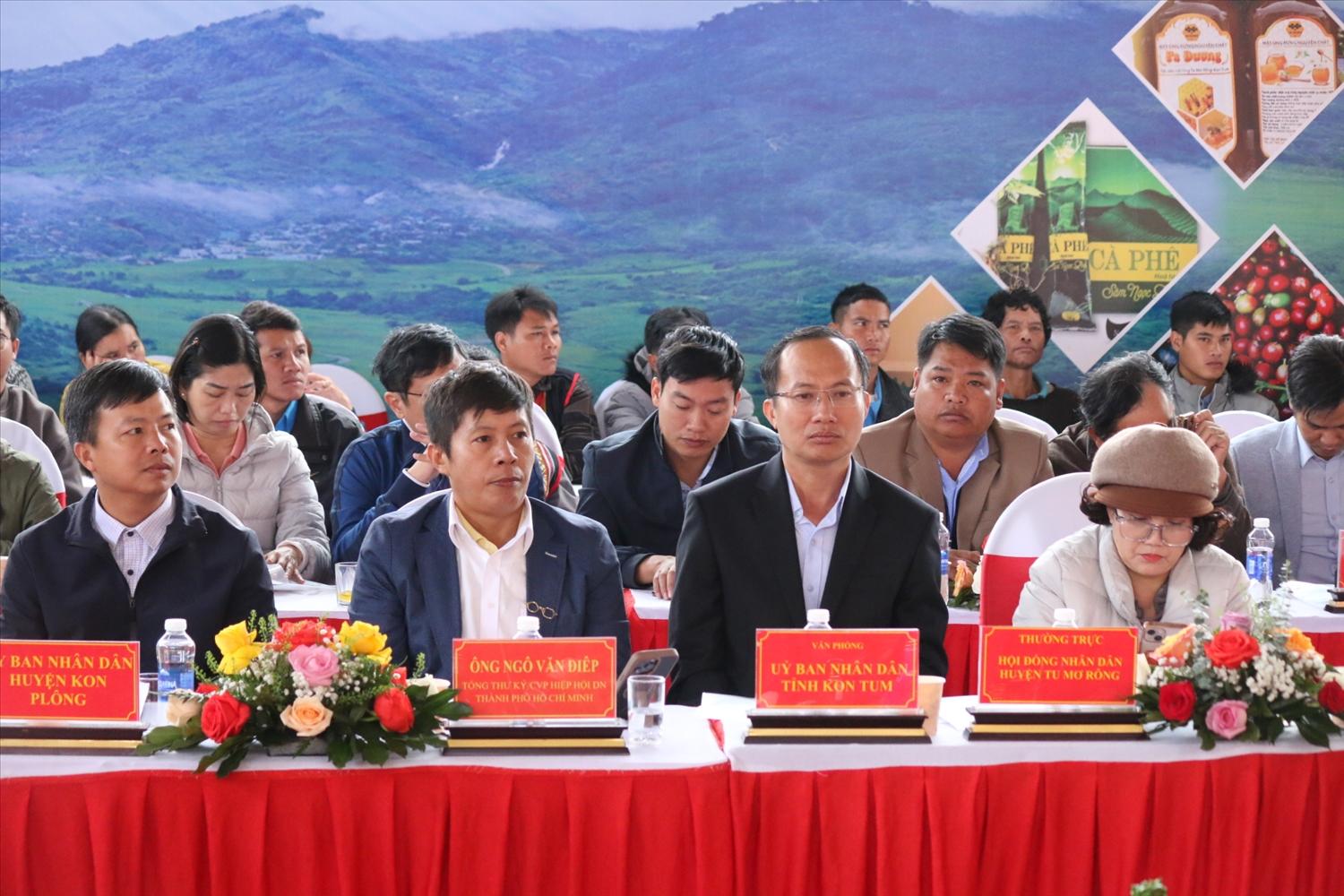 Các đại biểu tham dự Hội thảo Các đại biểu tham dự Hội thảo