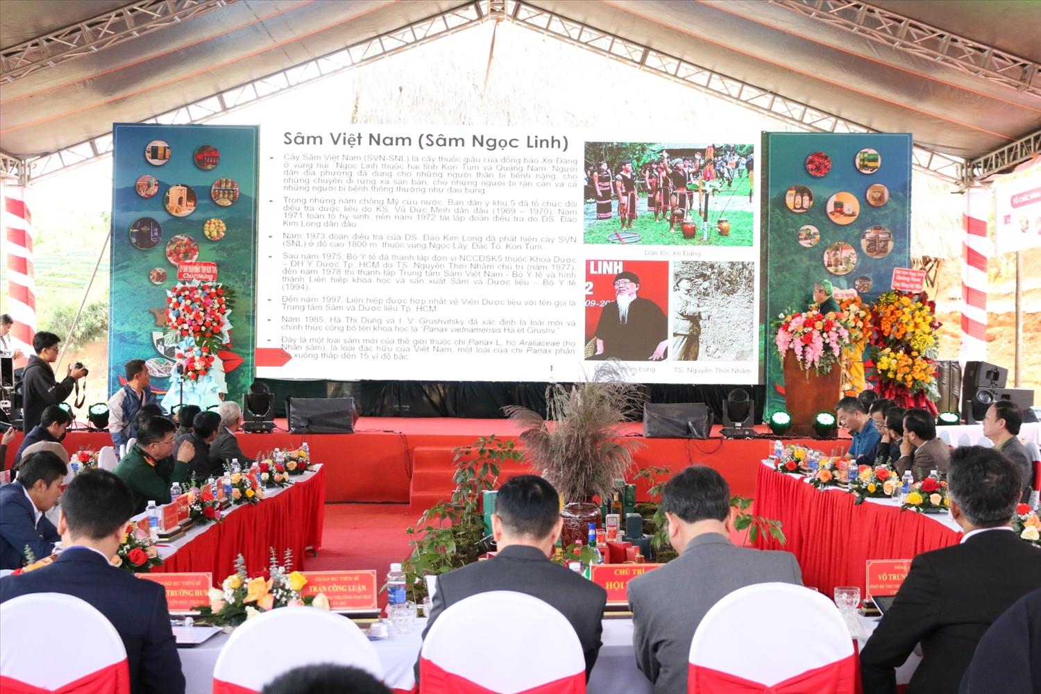 Các nhà khoa học, nhà nghiên cứu trình bày tham luận tại Hội thả Các nhà khoa học, nhà nghiên cứu trình bày tham luận tại Hội thả